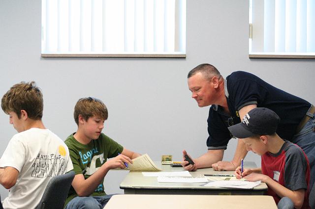 IMG_6146.JPG - K5JSW working with scouts on test preperation.